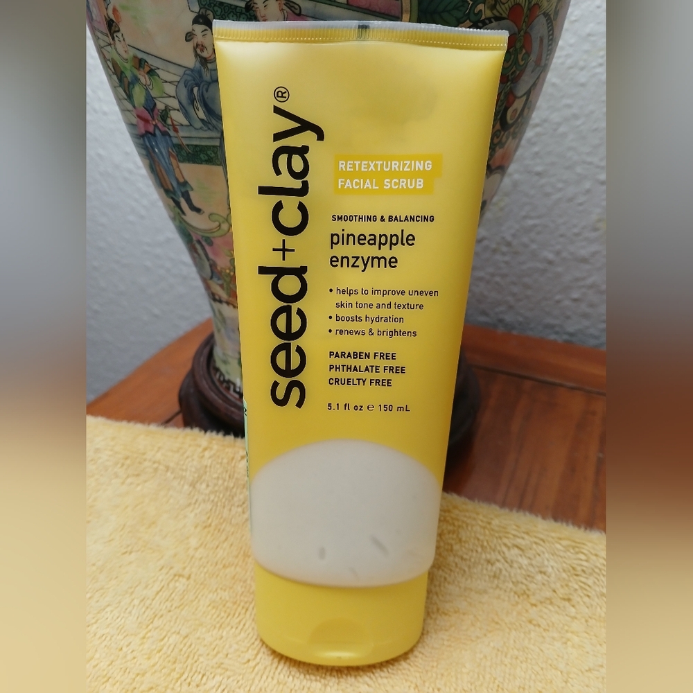 Seed + Clay Pineapple Enzyme Facial Scrub Retexturizing.